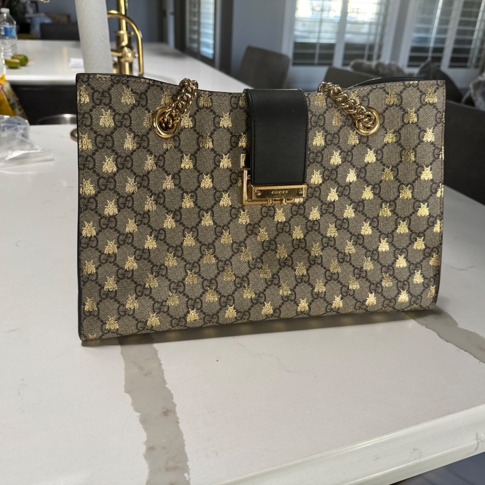 Gucci - Picture 2 of 5